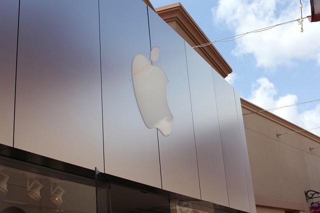 Apple продала 55,3 миллиона iPhone за последний квартал 2013 года