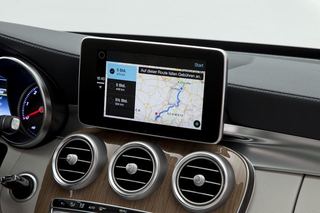 Как выглядит интерфейс CarPlay в Mercedes-Benz C-класса?