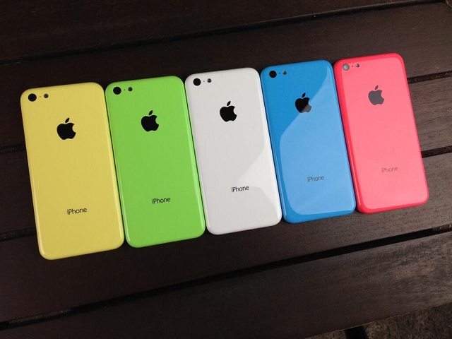 Apple: iPhone 5c 8 Гб выпущен для средних рынков