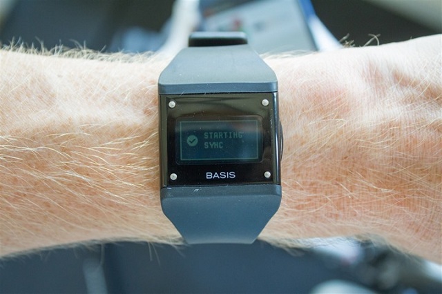 Уникальные особенности часов для фитнеса Basis B1 Watch 