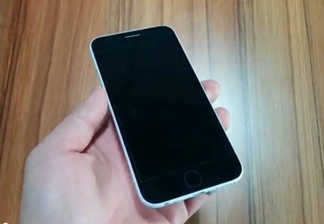 Макет iPhone 6 показан на видео