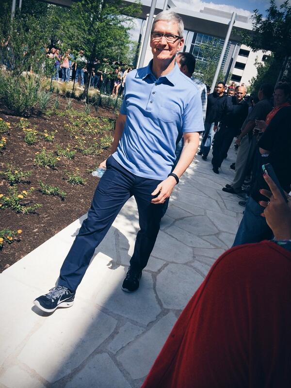 Тим Кук побывал в новом кампусе Apple в Остине