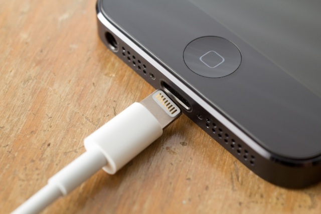 Слух: iPhone 6 обзаведется аккумулятором емкостью 2100 мАч