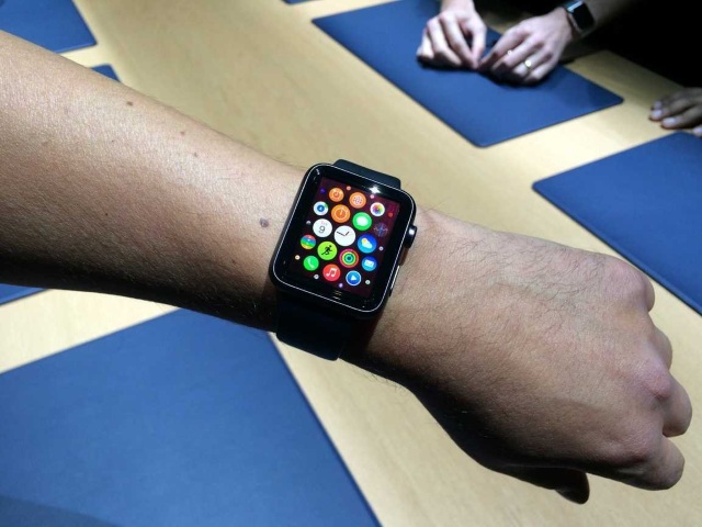 Apple Watch: еще не выпустили, а уже запретили
