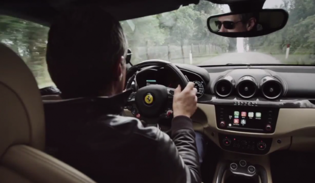 Ferrari FF с поддержкой CarPlay начали отправлять покупателям