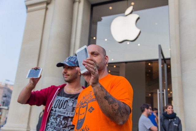 В Forbes признали бренд Apple самым дорогим