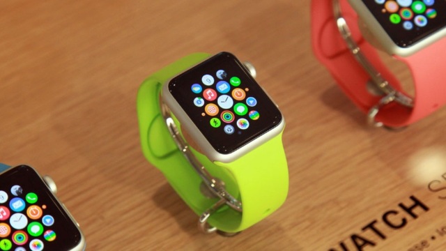 Apple Watch поступят в продажу весной 2015 года