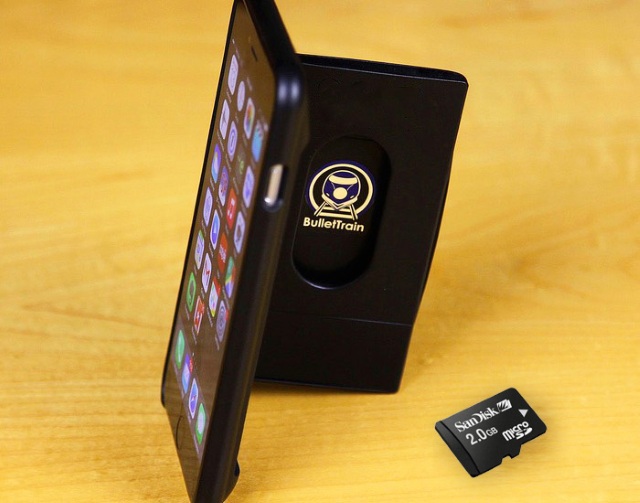 ExoDrive Cases — чехол для iPhone со слотом для карт памяти microSD