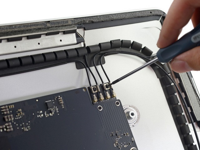 iFixit оценили ремонтопригодность нового 21,5-дюймового iMac всего в 1 балл