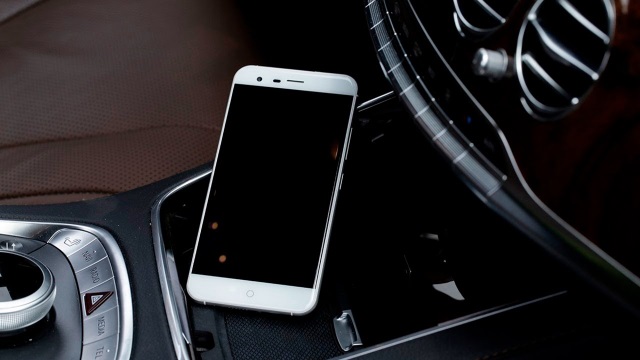 Ulefone Paris — бюджетный смартфон с восьмиядерным процессором
