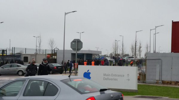 Офис и завод Apple в Ирландии приостановили свою работу из-за угрозы теракта