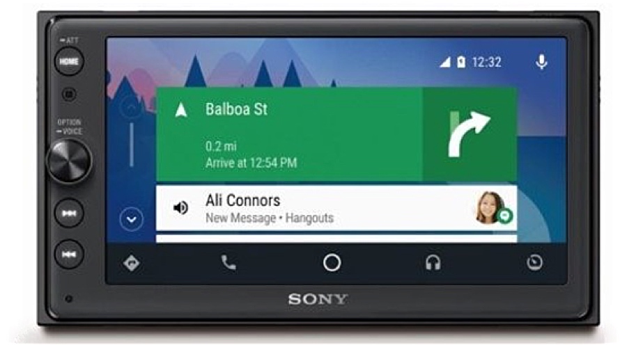 Первая аудио-система Sony для автомобиля с поддержкой CarPlay