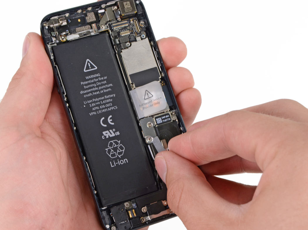 Как заменить аккумулятор на iPhone 5