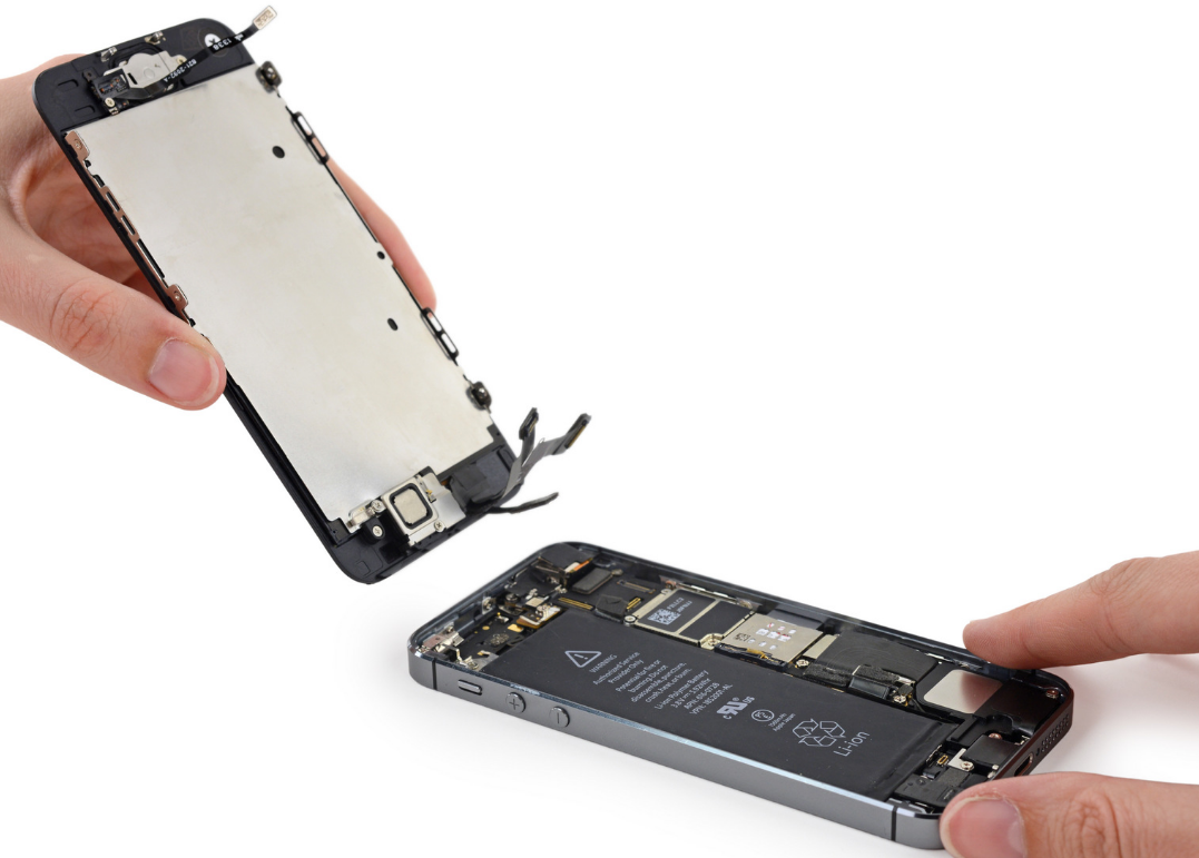 Как заменить аккумулятор на iPhone 5s (2)