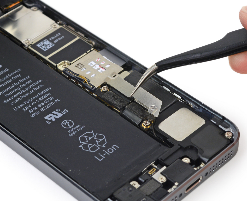 Как заменить аккумулятор на iPhone 5s