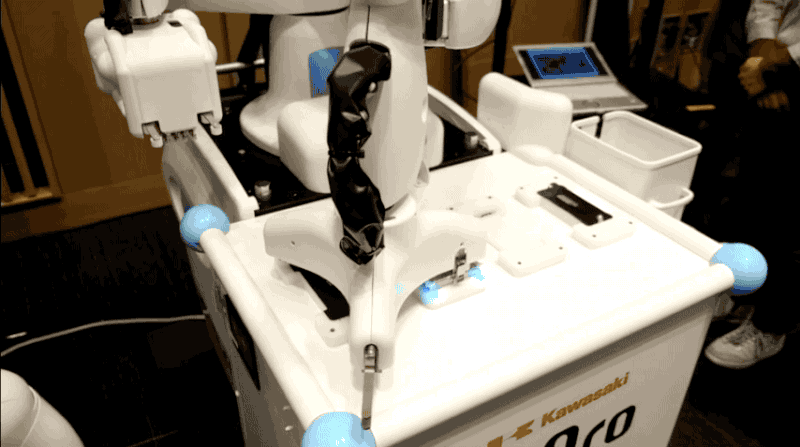 Представлен робот, который идеально клеит защитные плёнки на iPhone