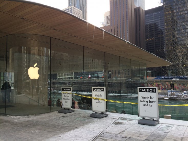 Новейший магазин Apple в форме MacBook оказался не готов к зиме