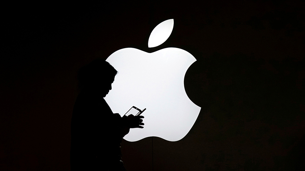 Аналитик Forbes объяснил падение акций Apple и прокомментировал слухи о "крахе" компании