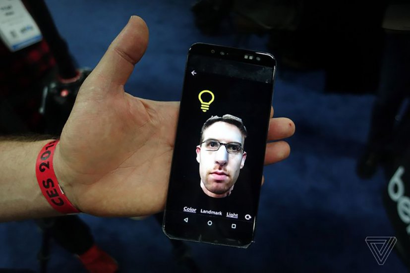 Создано устройство, которое позволяет оснастить любой смартфон аналогом Face ID из iPhone X