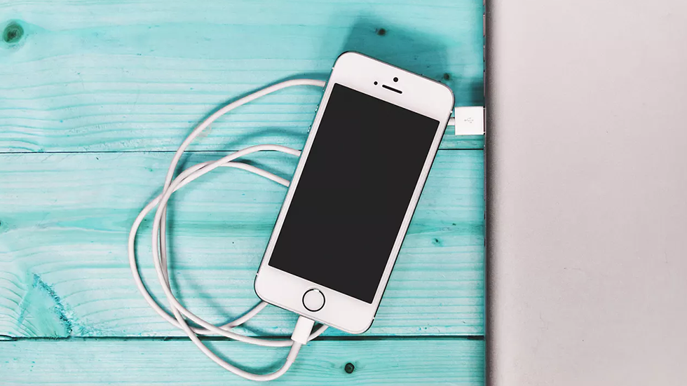 Apple сделала громкое заявление о замедлении iPhone, которому поверили не все