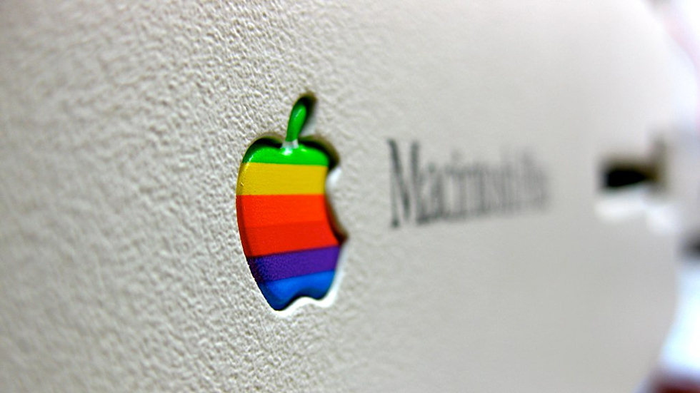 Apple вновь начнет использовать классический радужный логотип