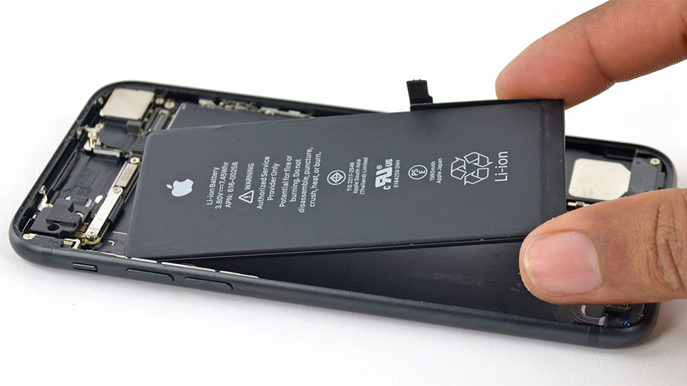 Каждый обратившийся в сервисный центр Apple владелец iPhone имеет шанс получить новый смартфон