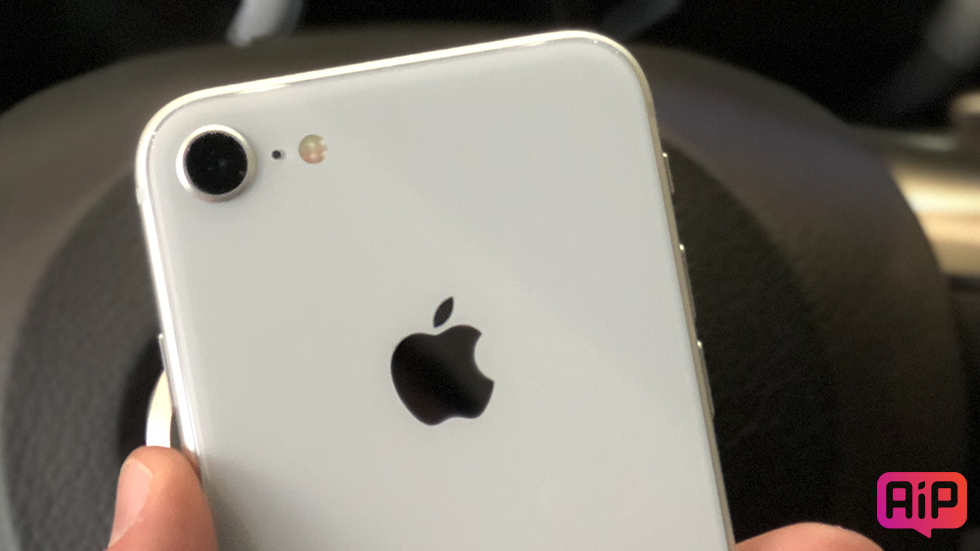 Некоторые iPhone 8 подвержены ошибке «красного экрана смерти», из-за которой смартфонами невозможно пользоваться
