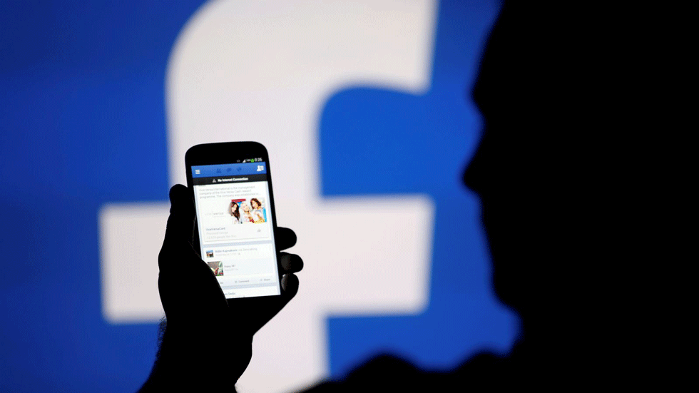 Facebook предупредит, если ваши данные украдены