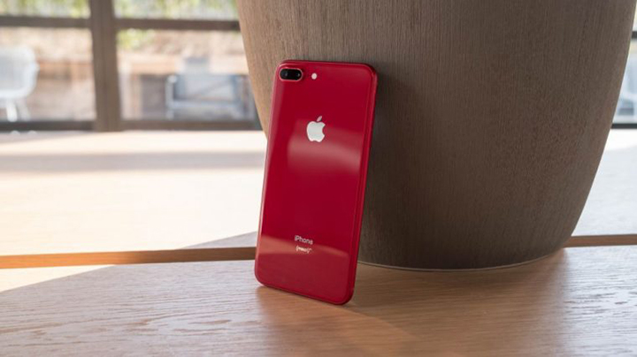 «Билайн» мощно снизил цены на красные iPhone