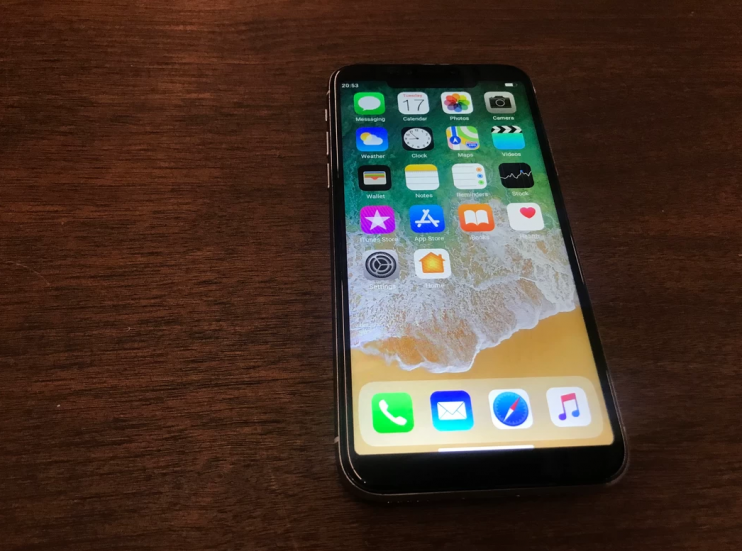 «Хит» сезона — iPhone X за $100. Почему его нельзя покупать?
