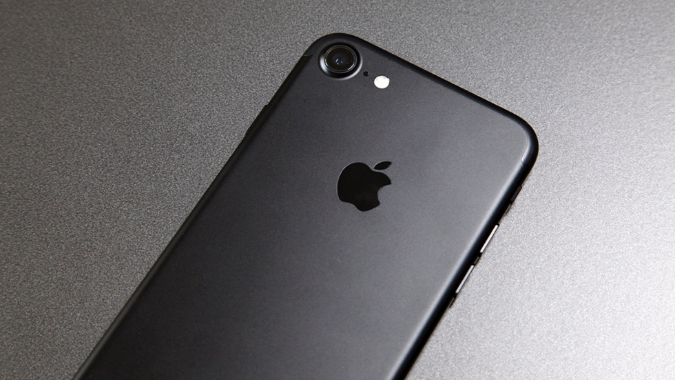 iPhone выжил после падения из самолета