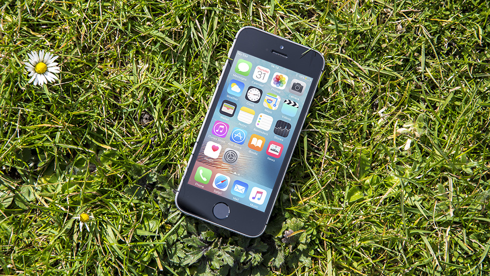 Apple может выпустить улучшенную версию iPhone SE — старый дизайн, новое «железо»