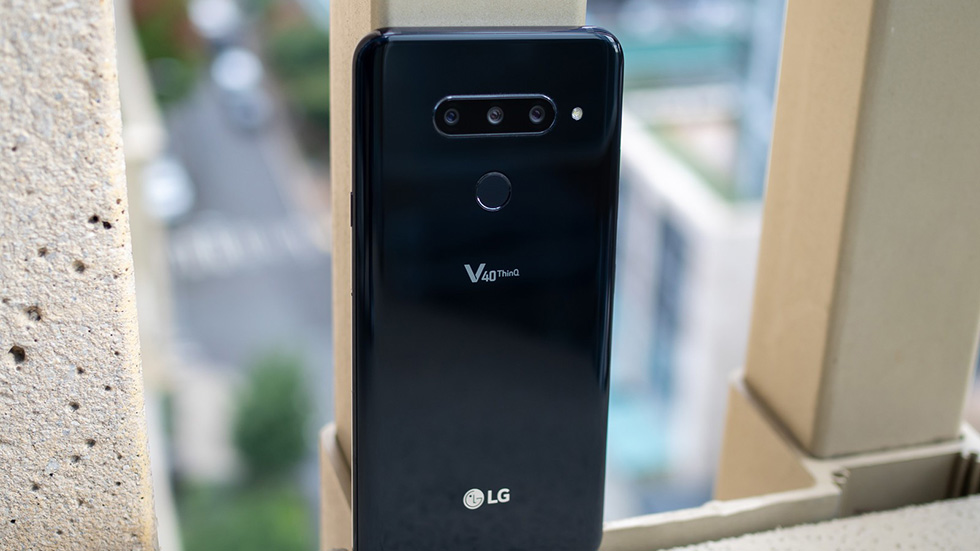 Необычный LG V40 ThinQ официально презентован: характеристики, фото, дата выхода, цена