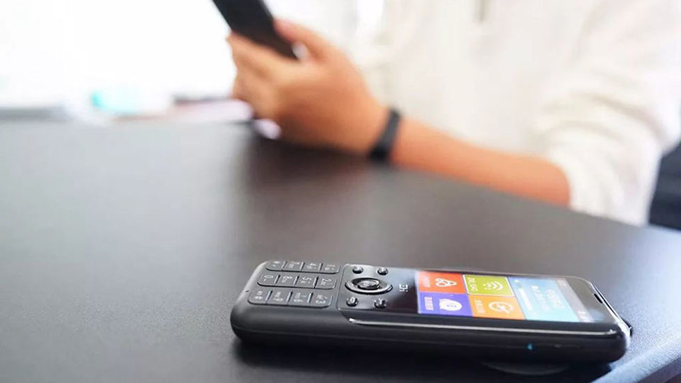 Xiaomi выпустила ZMI Travel Assistant Z1 — телефон, аккумулятор и "умный" переводчик в одном флаконе