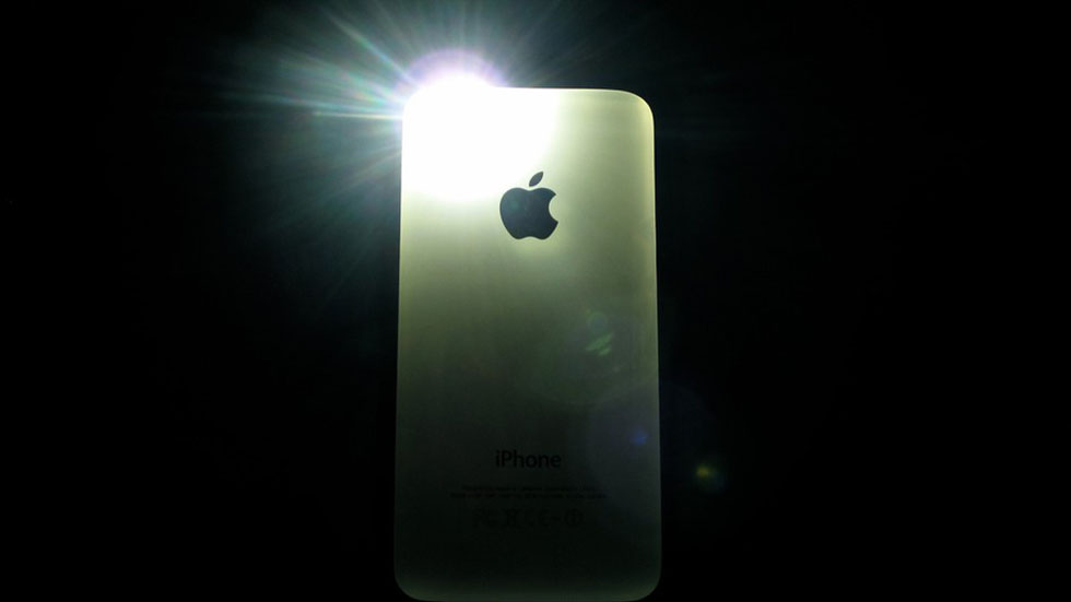 Когда жалоб не осталось: владельцы iPhone X/XS недовольны фонариком