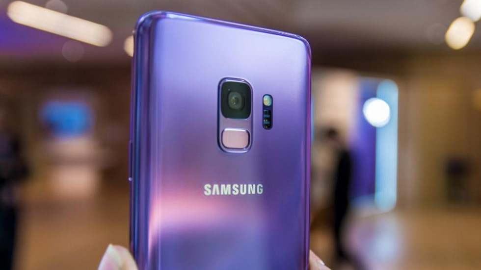 Samsung вслед за Apple повысила цены на смартфоны в России