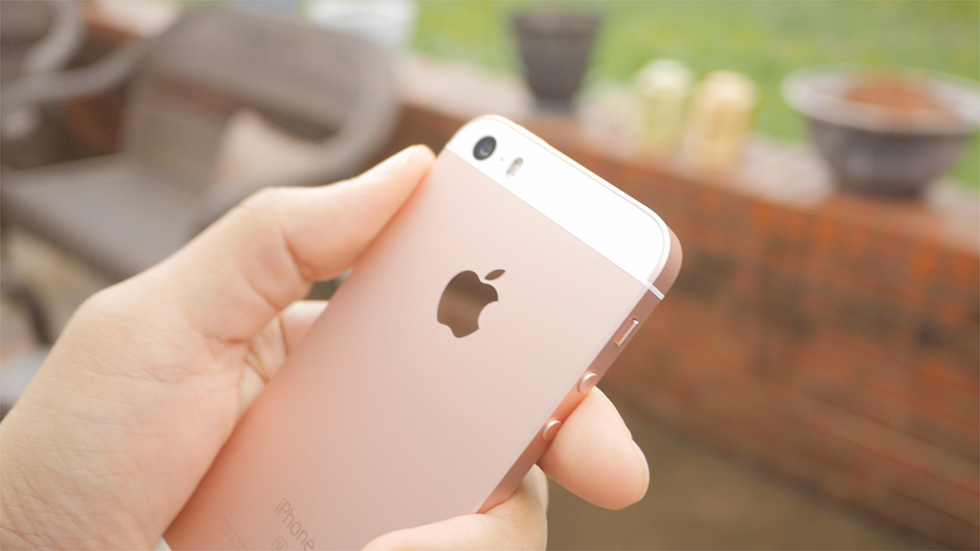 iPhone SE «Как новый» с 64/128 ГБ поступил в продажу по сниженной цене
