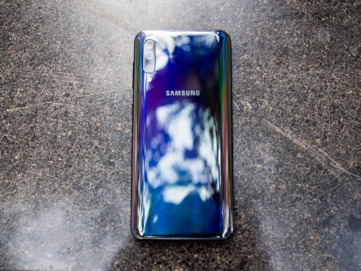 Недорогой Samsung Galaxy A50 со сканером отпечатков в дисплее вышел в России: обзор, характеристики, цена, где купить