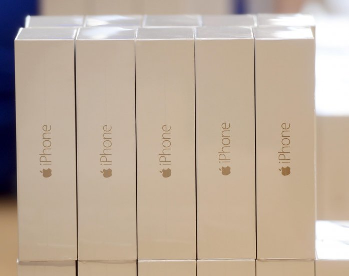 Канадка накупила iPhone и iPad на 7 миллионов долларов через кредитку компании