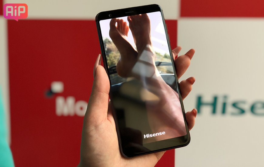 Смартфон с двумя экранами Hisense A6 вышел в России: обзор, характеристики, цена, где купить