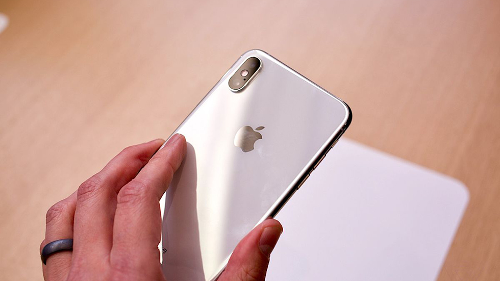 iPhone предсказали дальнейшее падение в цене